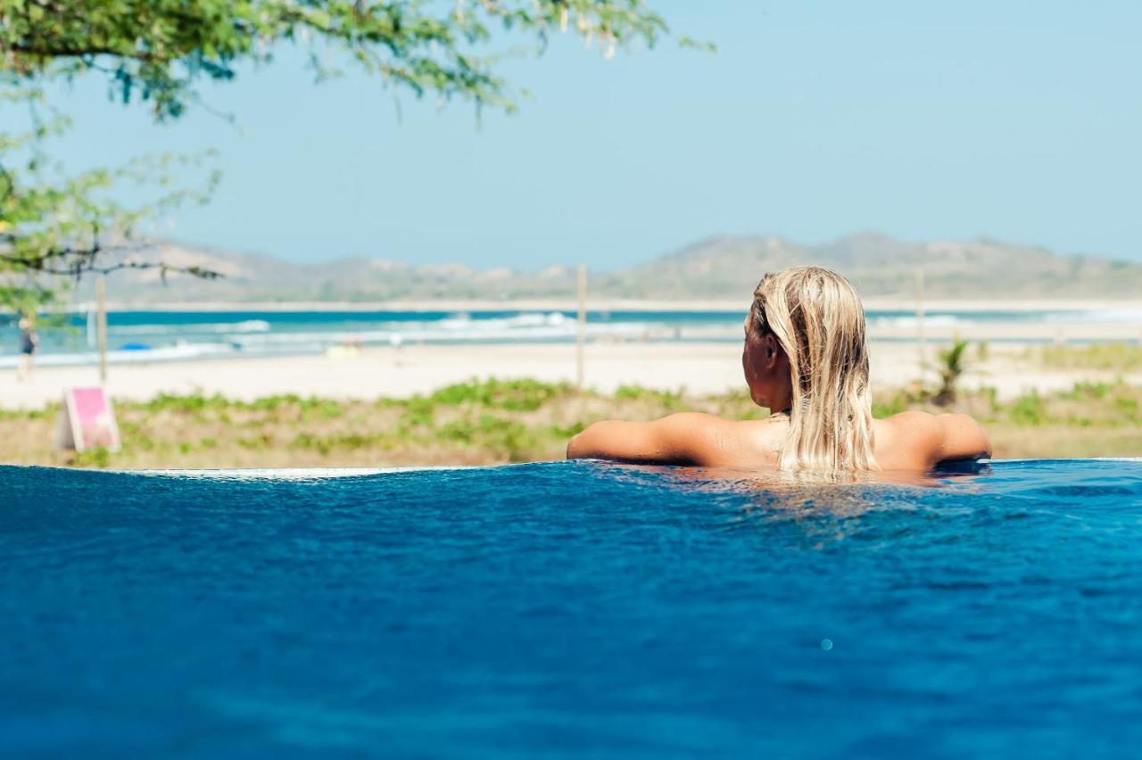 Witch'S Rock Surf Camp Hotell Tamarindo Exteriör bild